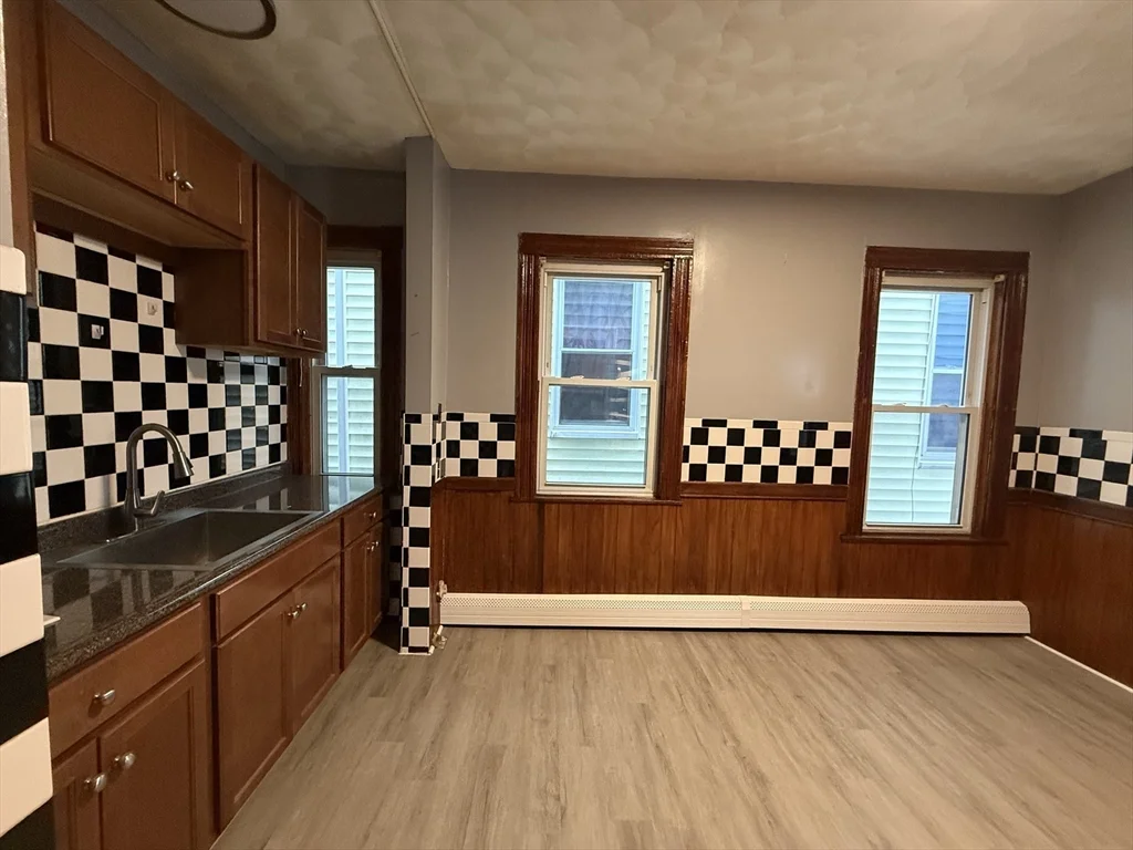3 bed, 1 bath apartment for rent at 2A Marshfield St Unit 2, Roxbury — photo 2 of 15