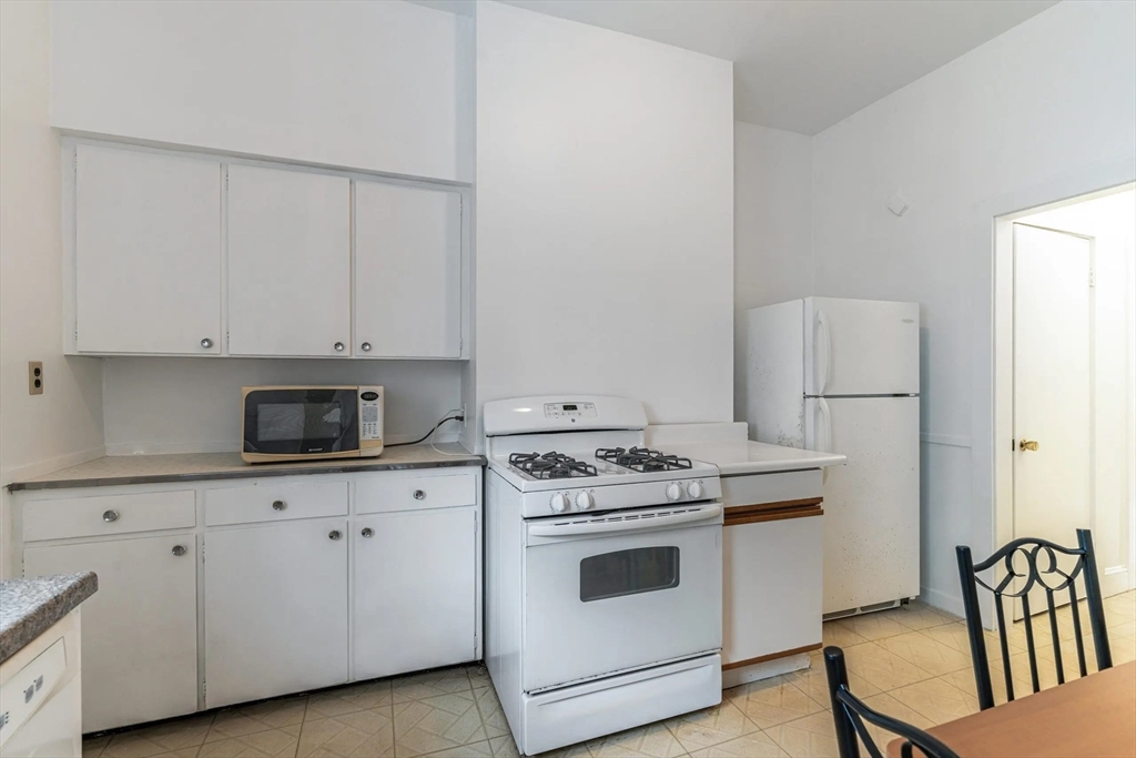 2 bed, 1 bath apartment for rent at 2A Sherman St Unit 1, Neighborhood Nine — photo 11 of 17