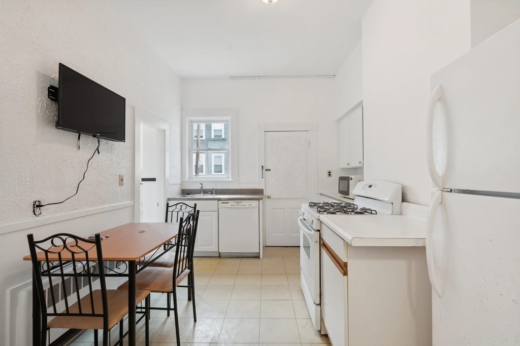 2 bed, 1 bath apartment for rent at 2A Sherman St Unit 1, Neighborhood Nine — photo 10 of 17