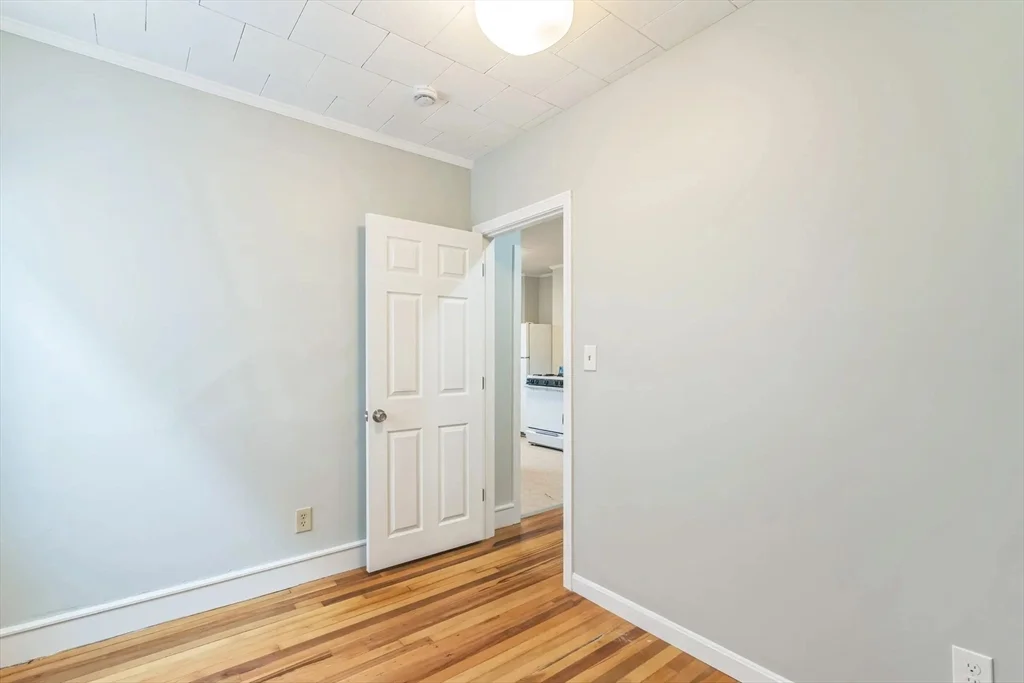 2 bed, 1 bath apartment for rent at 2A Sherman St Unit 2, Neighborhood Nine — photo 5 of 12