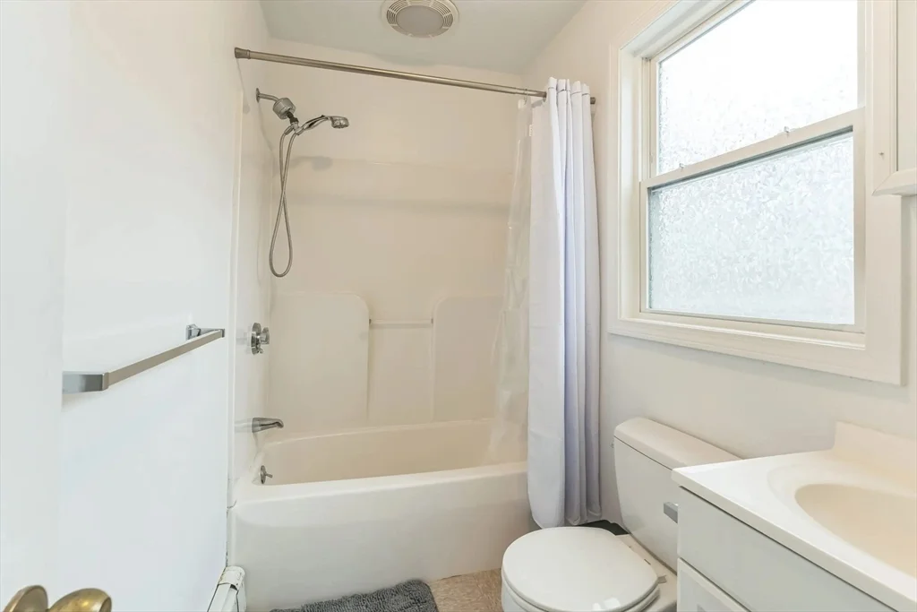 2 bed, 1 bath apartment for rent at 2A Sherman St Unit 2, Neighborhood Nine — photo 12 of 12
