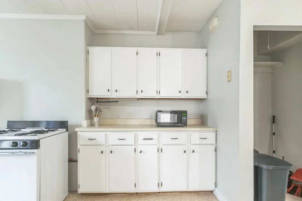 2 bed, 1 bath apartment for rent at 2A Sherman St Unit 2, Neighborhood Nine — photo 10 of 12