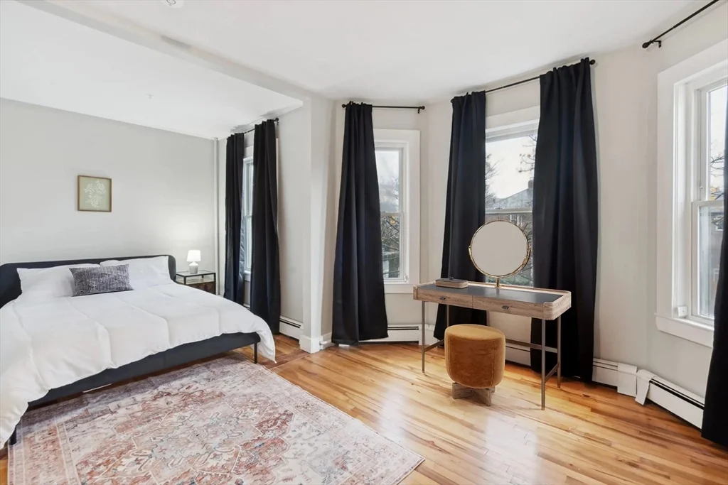2 bed, 1 bath apartment for rent at 2A Sherman St Unit 2, Neighborhood Nine — photo 1 of 12