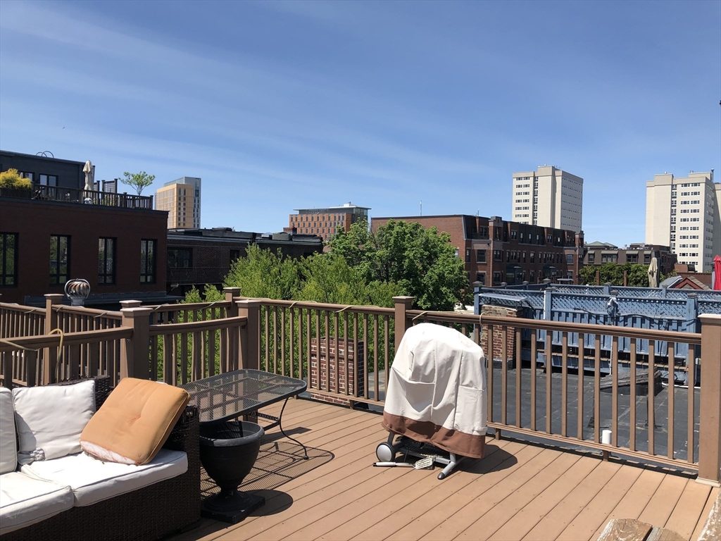 2 bed, 1 bath apartment for rent at 2A Wellington St Unit 5, South End — photo 15 of 17