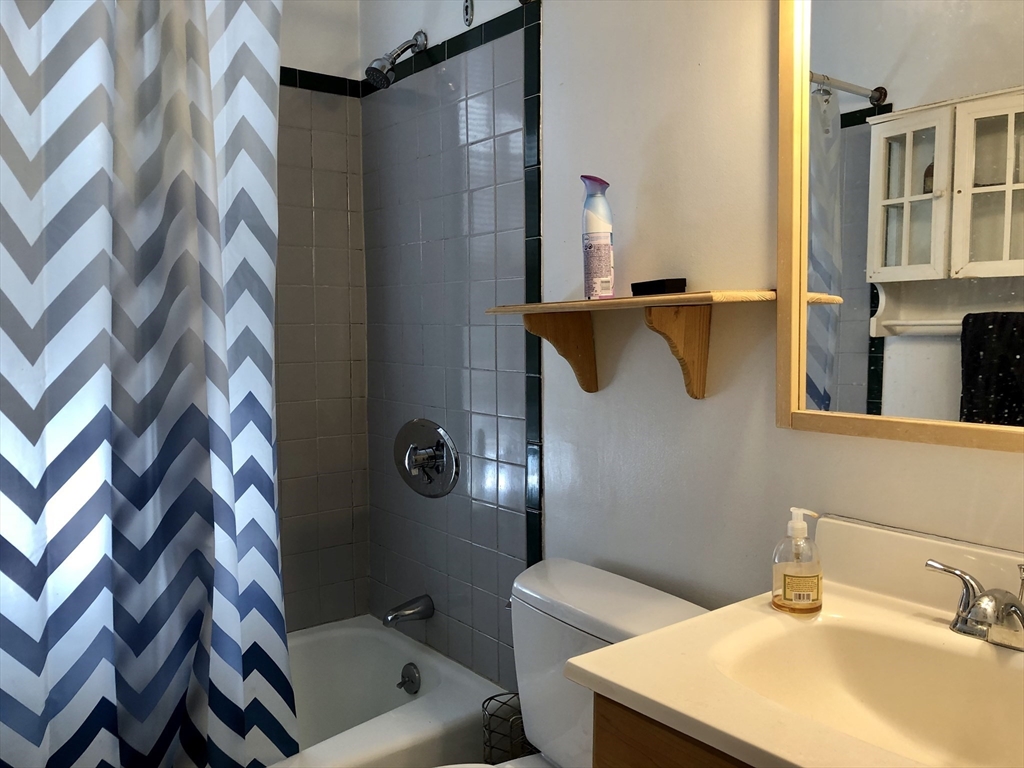 2 bed, 1 bath apartment for rent at 2A Wellington St Unit 5, South End — photo 11 of 17