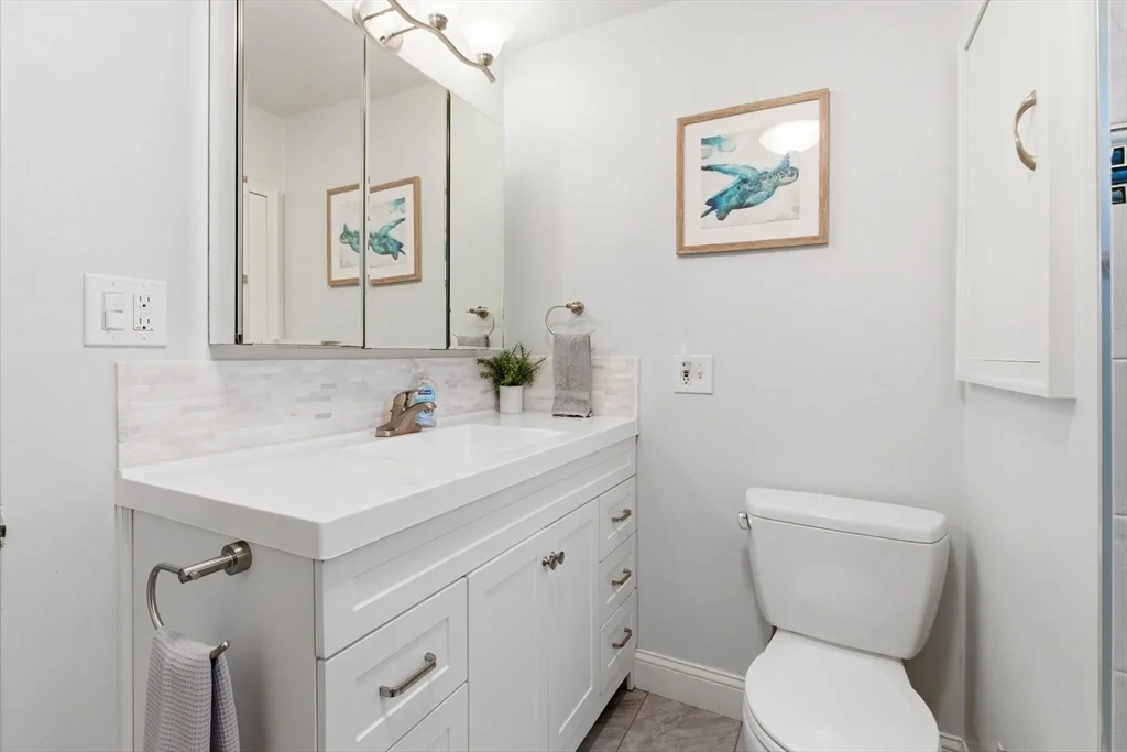 2 bed, 1 bath apartment for rent at 3-11 Dorchester St Unit 2, Quincy — photo 11 of 11
