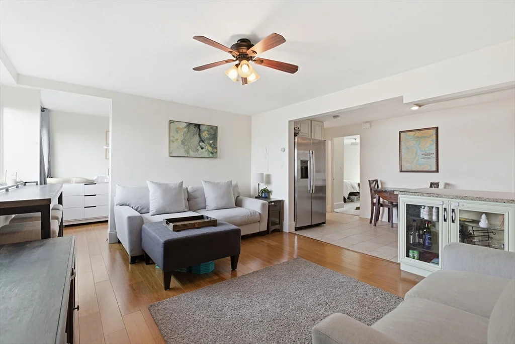 2 bed, 1 bath apartment for rent at 3-11 Dorchester St Unit 2, Quincy — photo 4 of 11