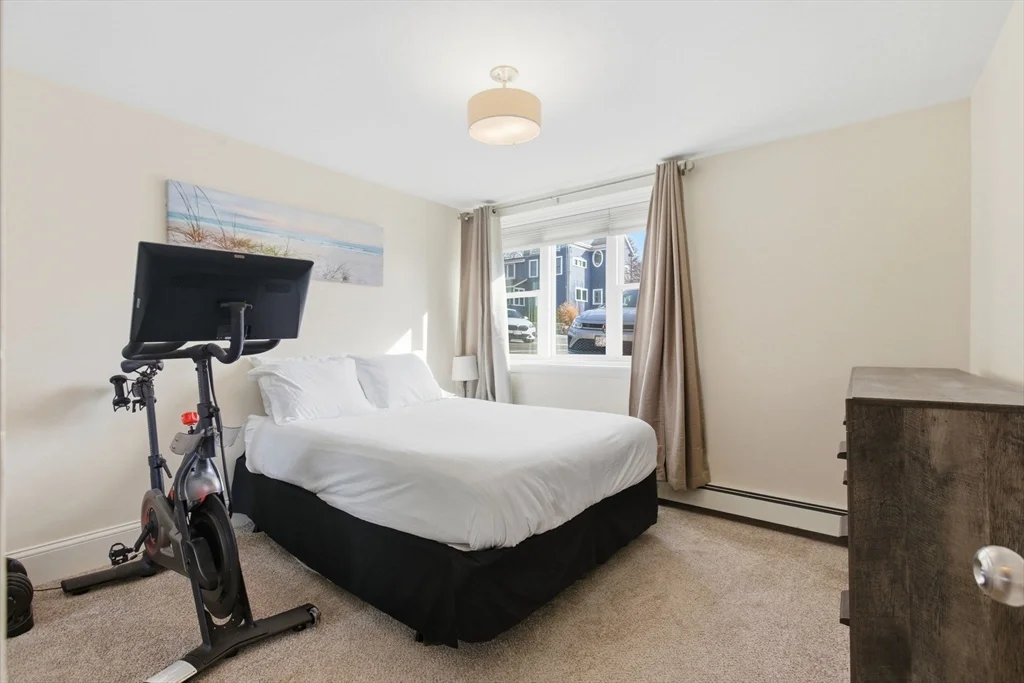 2 bed, 1 bath apartment for rent at 3-11 Dorchester St Unit 2, Quincy — photo 8 of 11