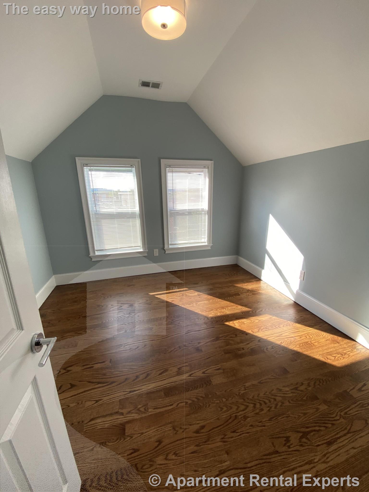 6 bed, 4+ bath apartment for rent at 3 Hamilton Rd Unit 2, Teele Square — photo 27 of 30