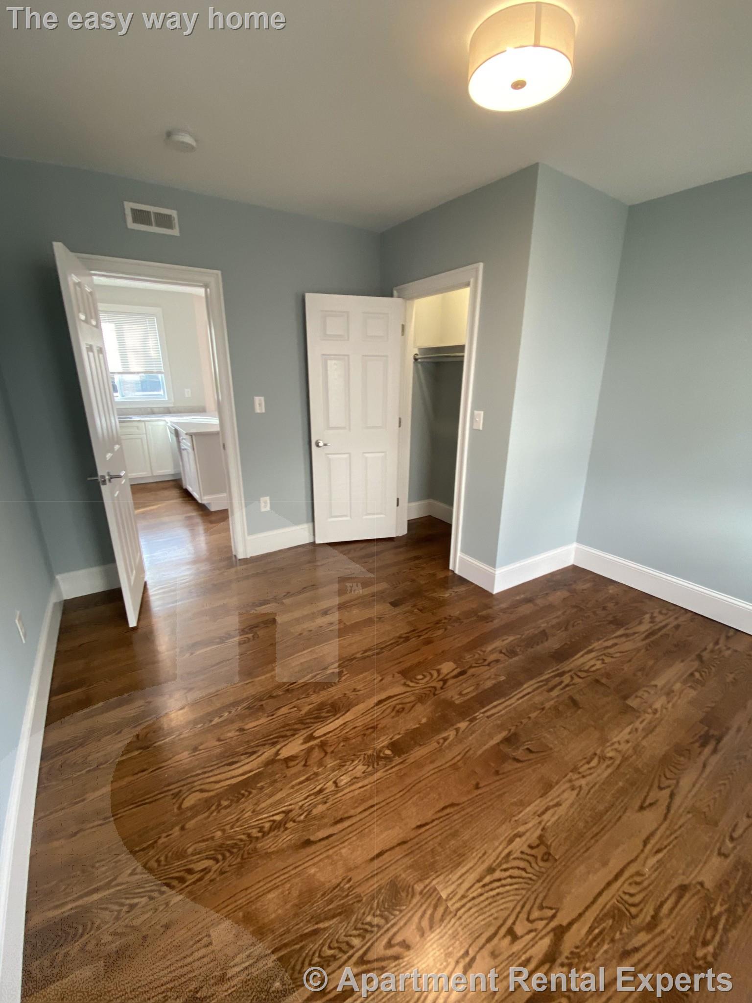 6 bed, 4+ bath apartment for rent at 3 Hamilton Rd Unit 2, Teele Square — photo 19 of 30