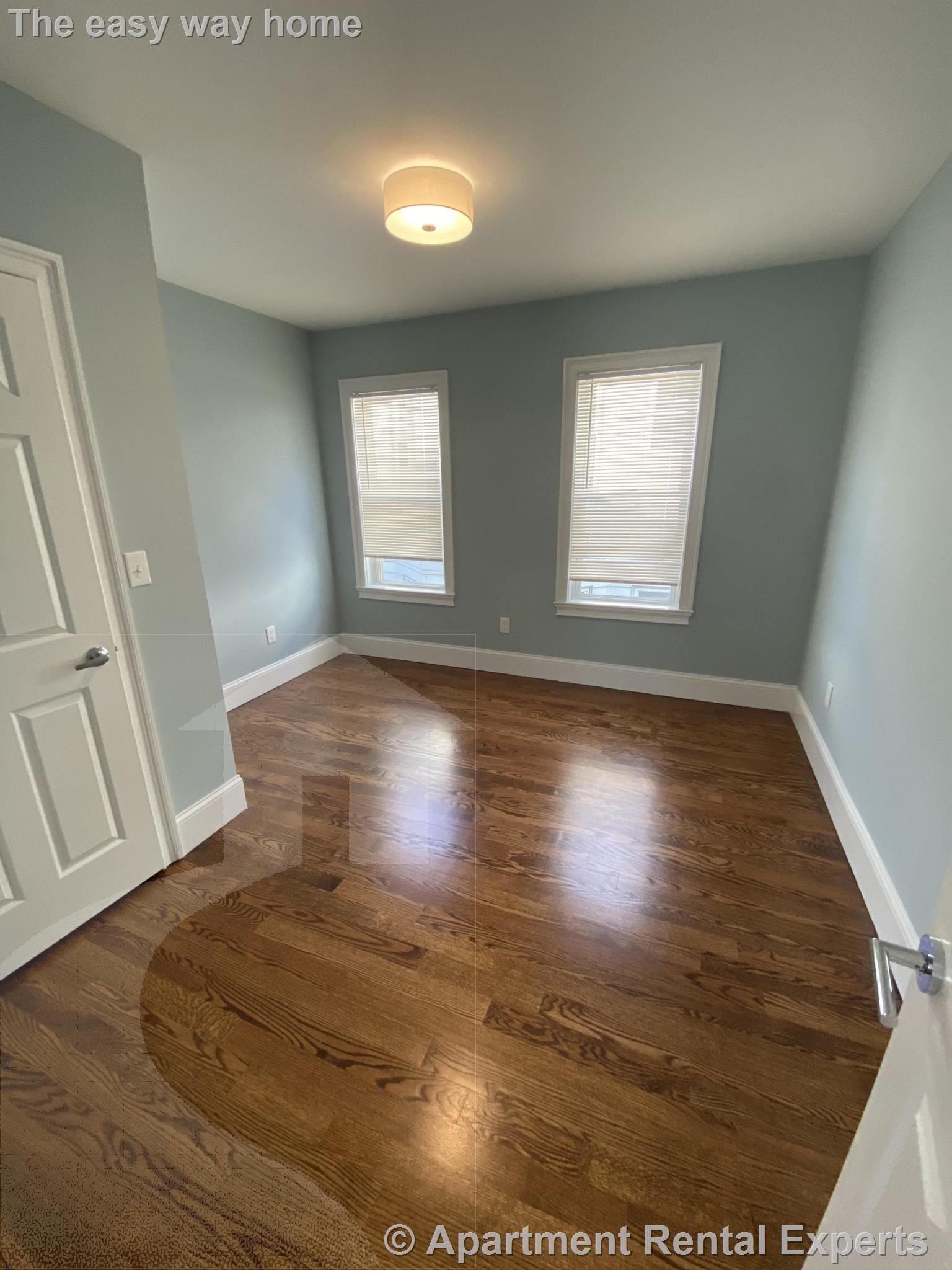 6 bed, 4+ bath apartment for rent at 3 Hamilton Rd Unit 2, Teele Square — photo 18 of 30