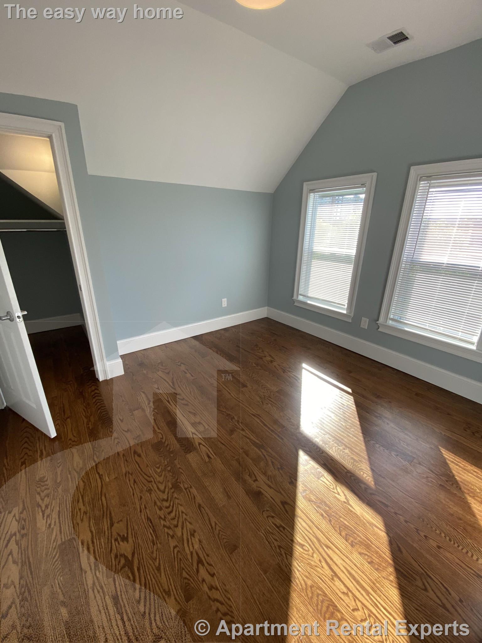 6 bed, 4+ bath apartment for rent at 3 Hamilton Rd Unit 2, Teele Square — photo 29 of 30