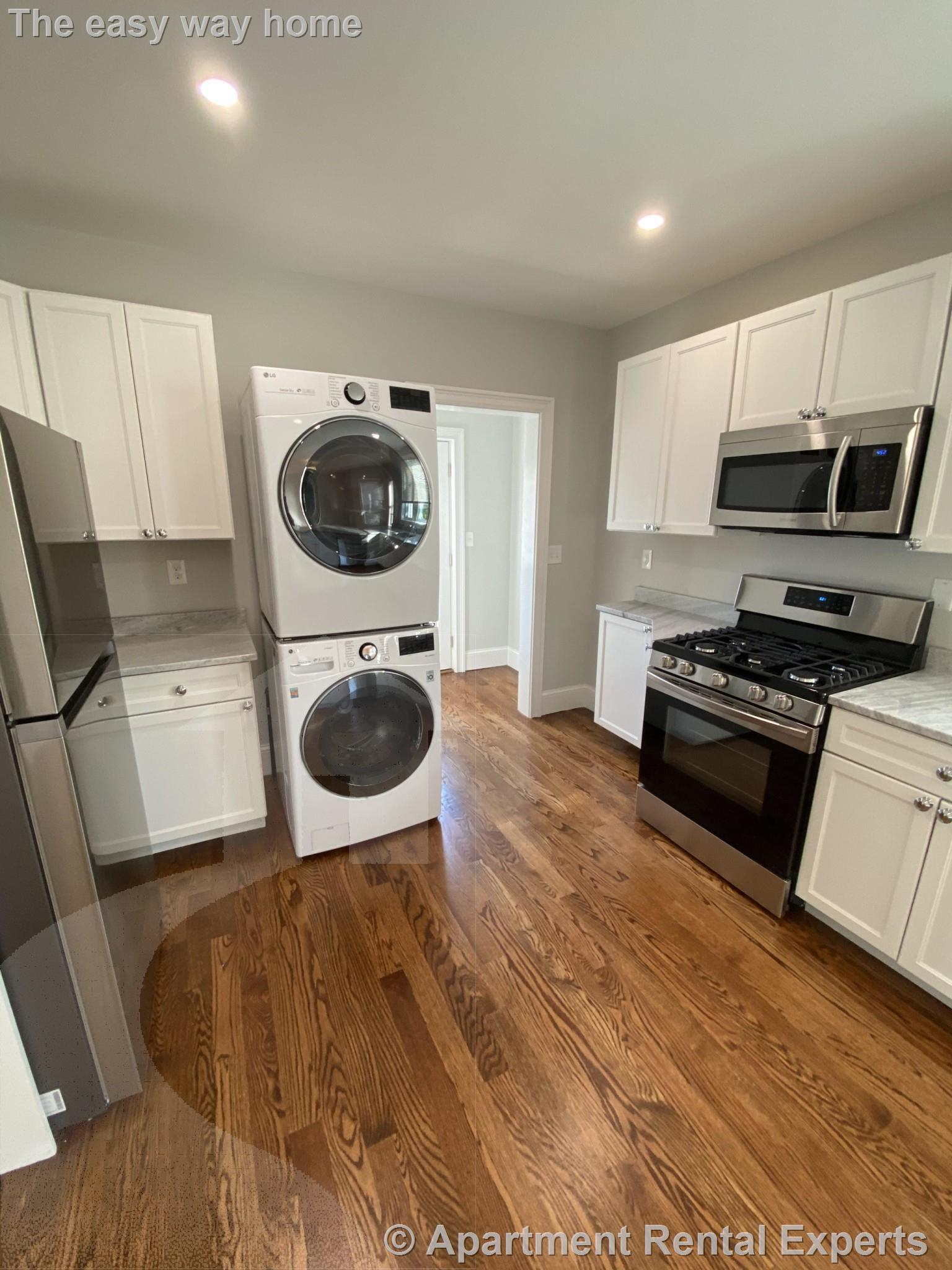6 bed, 4+ bath apartment for rent at 3 Hamilton Rd Unit 2, Teele Square — photo 5 of 30