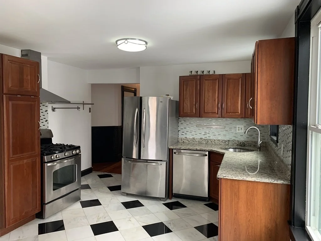 3 bed, 1 bath apartment for rent at 3-5 Mills Unit 5, Roxbury — photo 1 of 15
