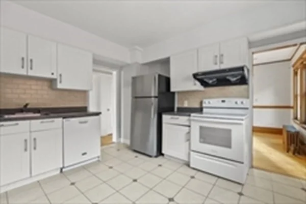 5 bed, 3 bath apartment for rent at 3-5 Quincy St Unit 3, Arlington — photo 4 of 15