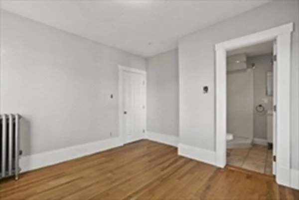 5 bed, 3 bath apartment for rent at 3-5 Quincy St Unit 3, Arlington — photo 8 of 15
