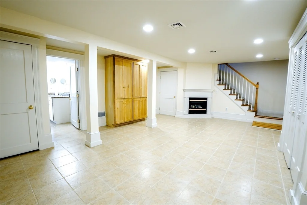 2 bed, 3 bath apartment for rent at 3 A Allen St Unit 3 A, Natick — photo 20 of 26