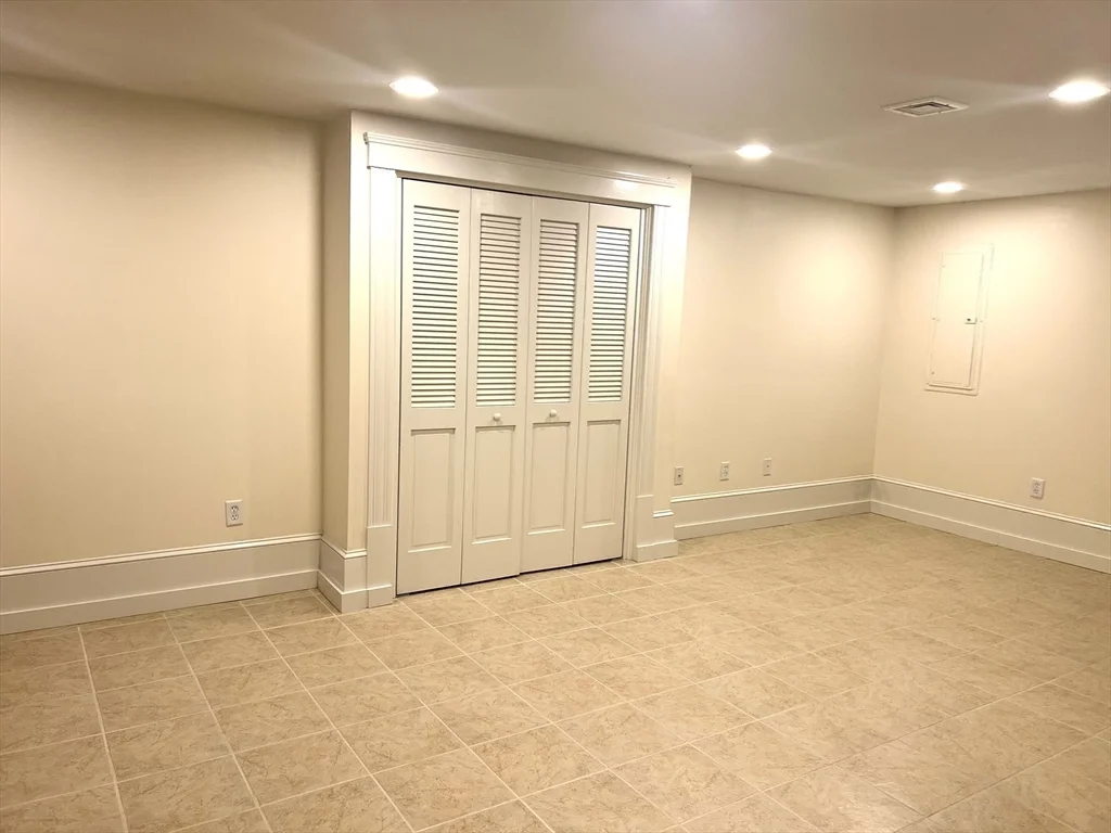 2 bed, 3 bath apartment for rent at 3 A Allen St Unit 3 A, Natick — photo 25 of 28