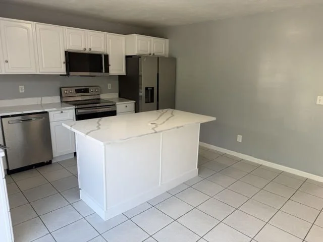 3 bed, 1 bath apartment for rent at 3-A Friedel St Unit 0, Columbus Park — photo 8 of 39