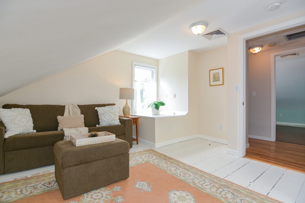 3 bed, 3 bath apartment for rent at 3 Abbot Ct Unit 0, Marblehead — photo 29 of 34