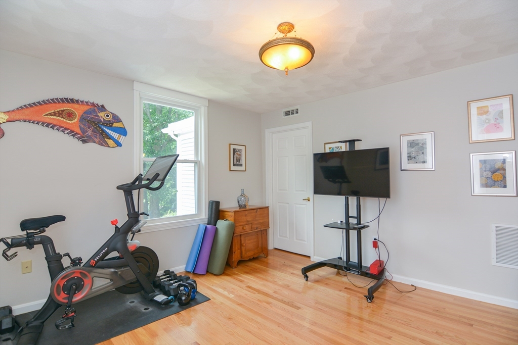 3 bed, 3 bath apartment for rent at 3 Abbot Ct Unit 0, Marblehead — photo 15 of 34