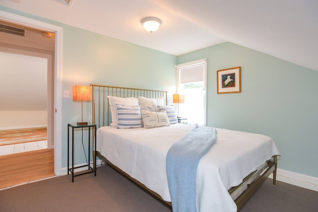 3 bed, 3 bath apartment for rent at 3 Abbot Ct Unit 0, Marblehead — photo 25 of 34