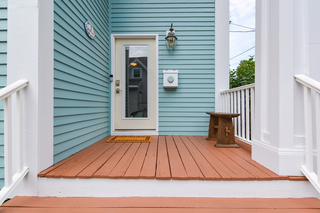 3 bed, 3 bath apartment for rent at 3 Abbot Ct Unit 0, Marblehead — photo 2 of 34
