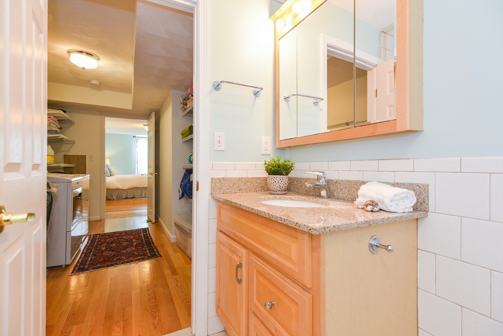 3 bed, 3 bath apartment for rent at 3 Abbot Ct Unit 0, Marblehead — photo 21 of 34