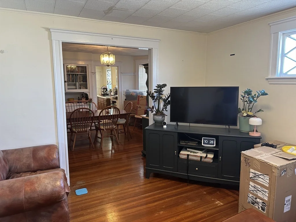 2 bed, 1 bath apartment for rent at 3 Acton St Unit 1, Arlington Heights — photo 3 of 17