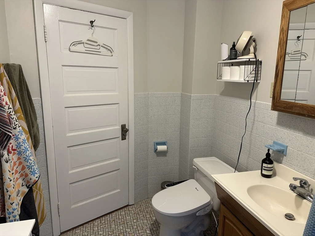 2 bed, 1 bath apartment for rent at 3 Acton St Unit 1, Arlington Heights — photo 14 of 17