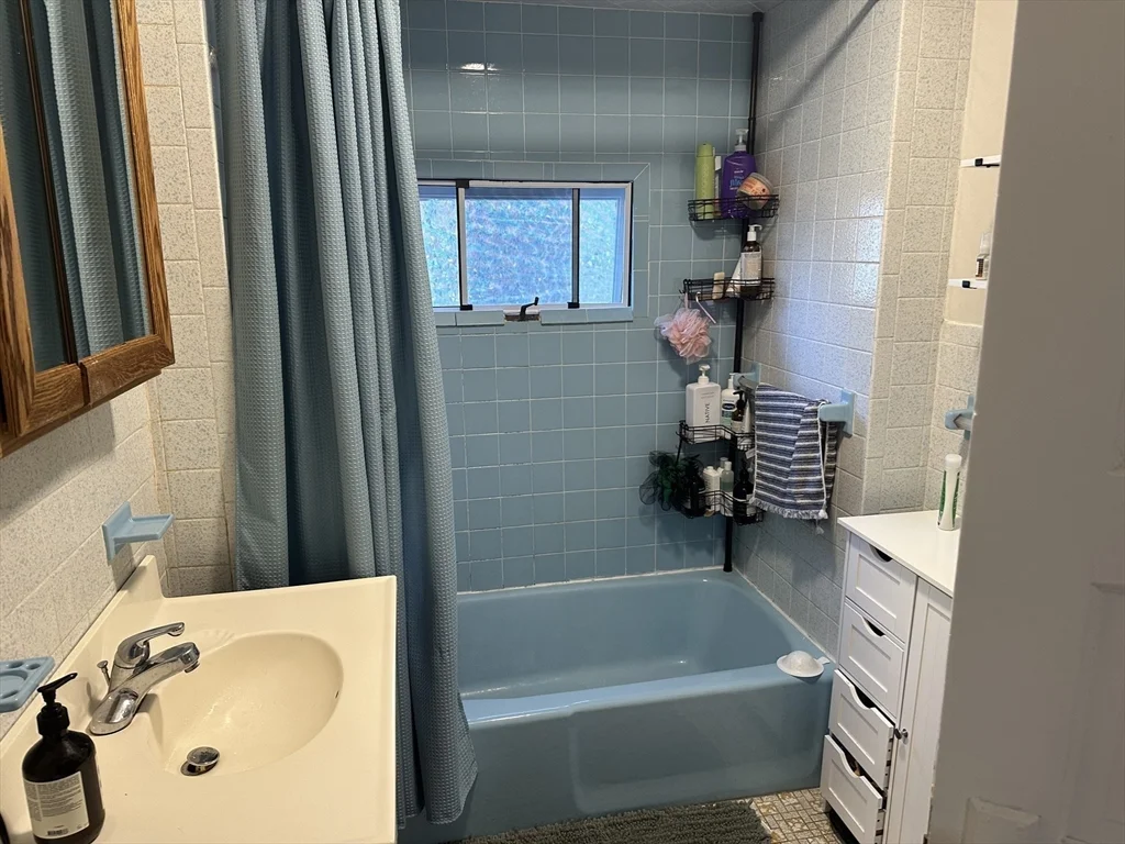 2 bed, 1 bath apartment for rent at 3 Acton St Unit 1, Arlington Heights — photo 13 of 17