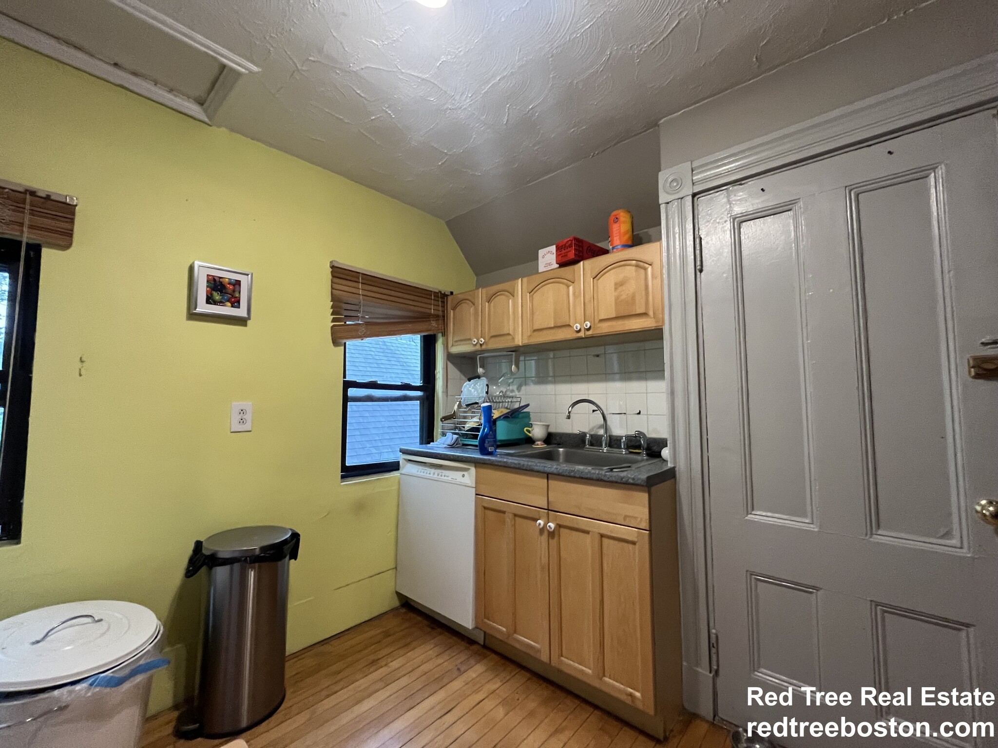 1.5 bed, 1 bath apartment for rent at 3 Aldie St Unit 3A, Allston — photo 5 of 8