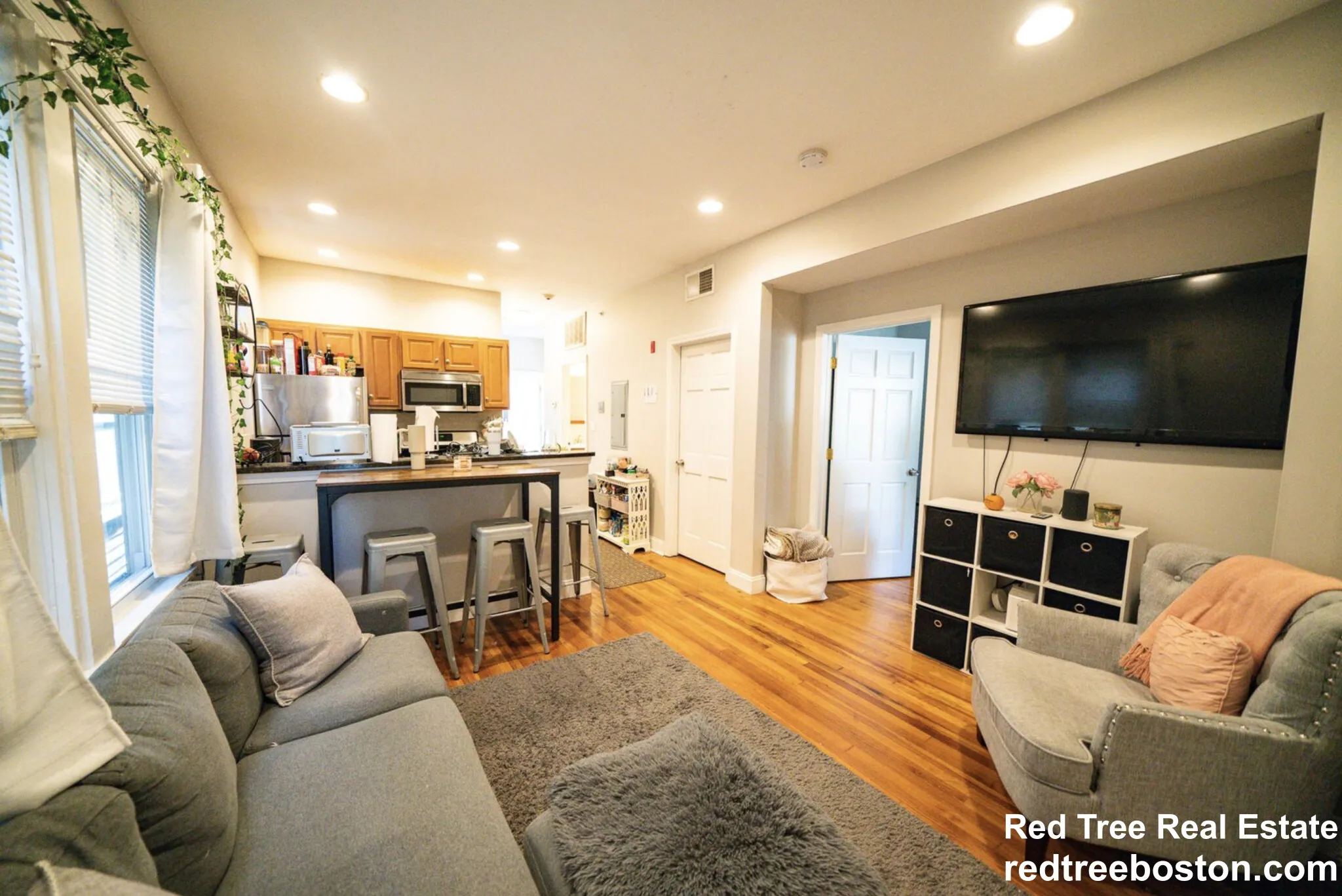 4 bed, 1.5 bath apartment for rent at 3 Alleghany St Unit 2, Mission Hill