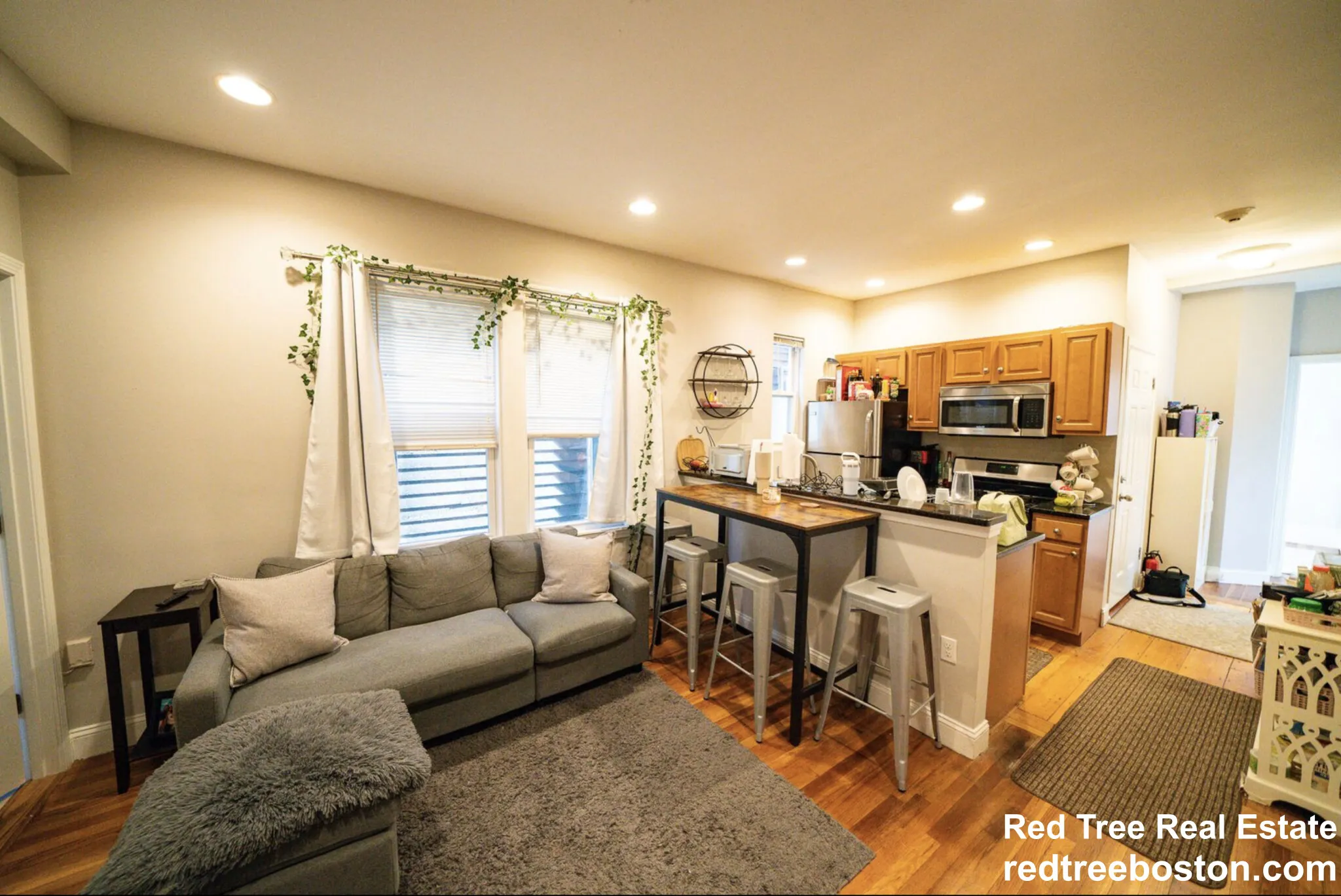 4 bed, 1.5 bath apartment for rent at 3 Alleghany St Unit 2, Mission Hill — photo 2 of 17
