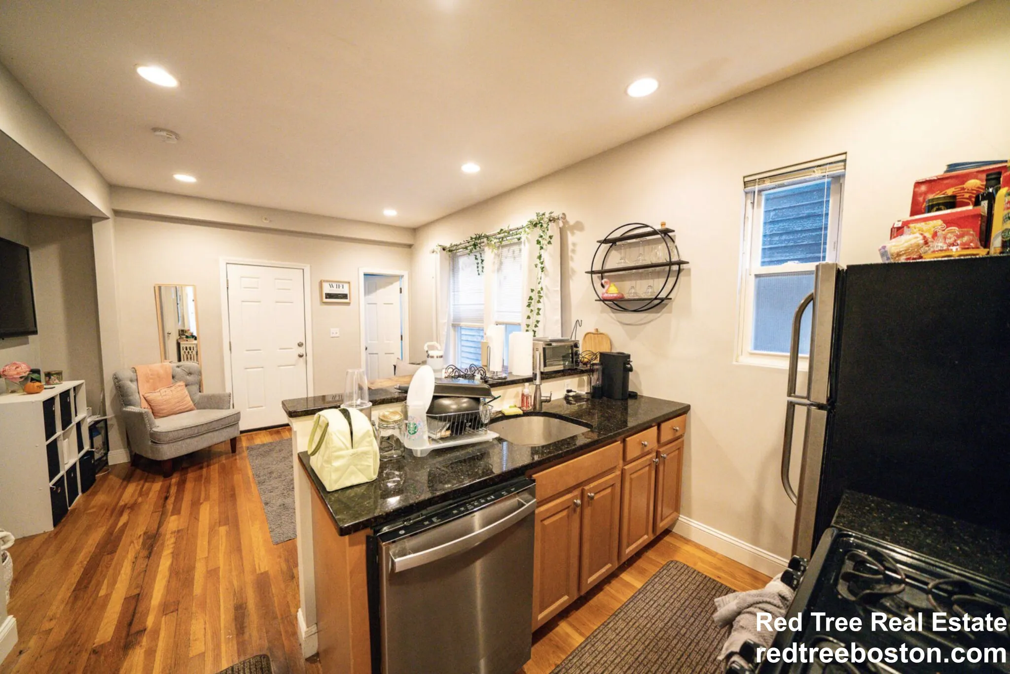 4 bed, 1.5 bath apartment for rent at 3 Alleghany St Unit 2, Mission Hill — photo 4 of 17