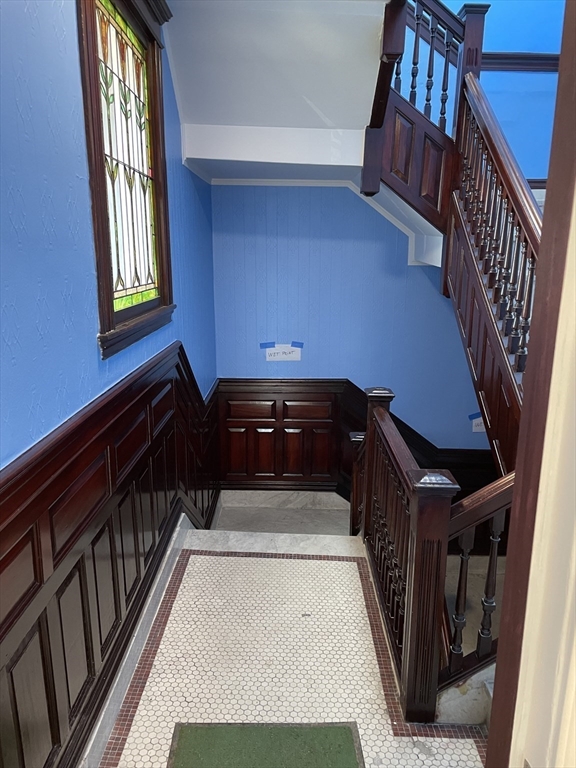3 bed, 2 bath apartment for rent at 3 Alton Pl Unit 2, Coolidge Corner — photo 2 of 39