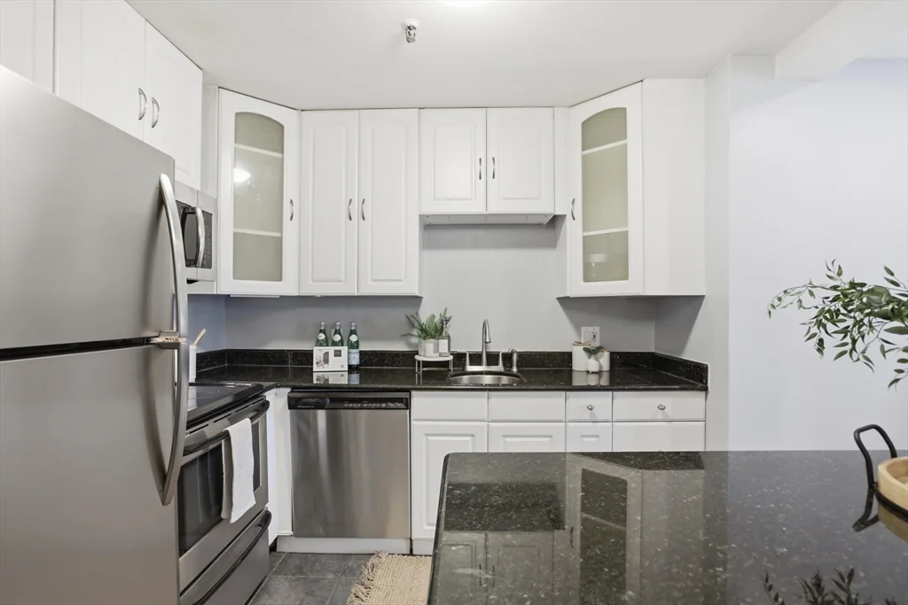 Studio bed, 1 bath apartment for rent at 3 Appleton St Unit 504, South End — photo 5 of 20
