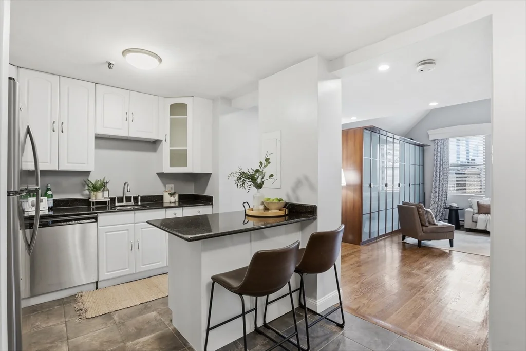 Studio bed, 1 bath apartment for rent at 3 Appleton St Unit 504, South End