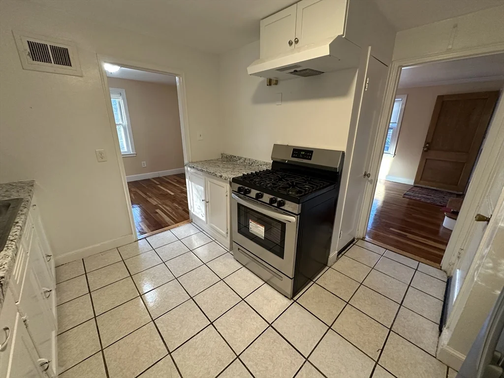 3 bed, 1 bath apartment for rent at 3 Arborcrest Unit 2, Mattapan — photo 17 of 29