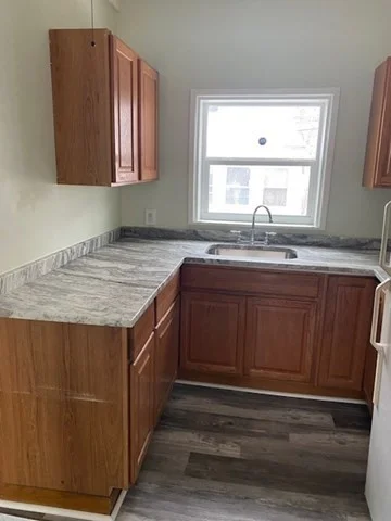 2 bed, 1 bath apartment for rent at 3 Arch St Unit 1R, Zip 01832 — photo 3 of 9
