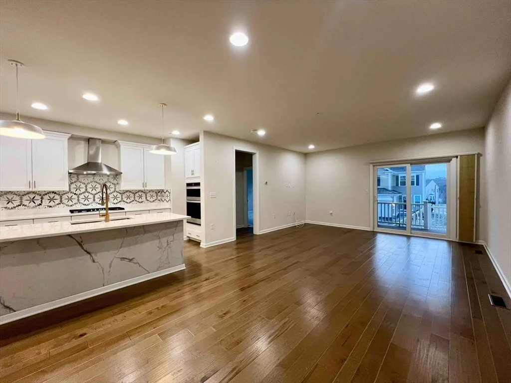 3 bed, 3 bath apartment for rent at 3 Archer Dr Unit 3, Woburn — photo 1 of 33