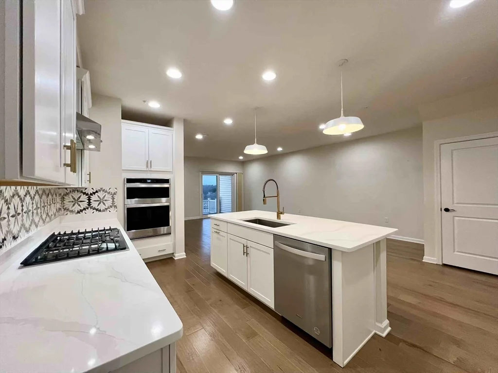 3 bed, 3 bath apartment for rent at 3 Archer Dr Unit 3, Woburn — photo 4 of 33