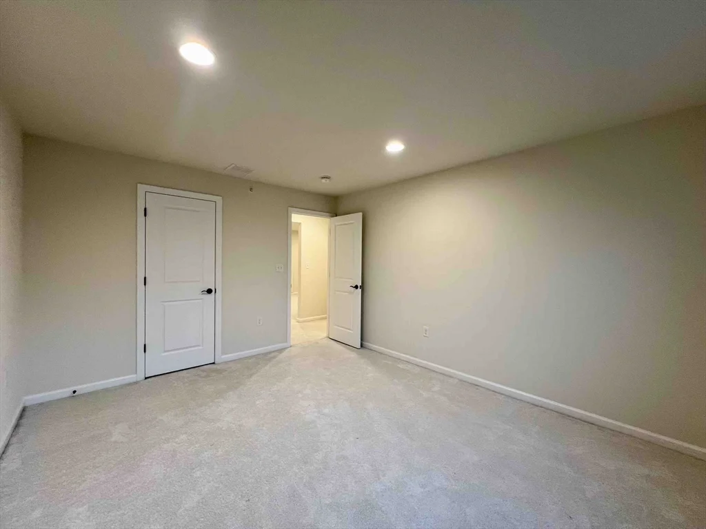 3 bed, 3 bath apartment for rent at 3 Archer Dr Unit 3, Woburn — photo 20 of 33