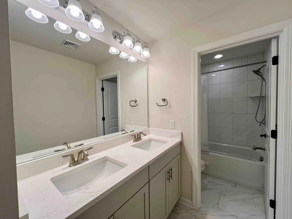 3 bed, 3 bath apartment for rent at 3 Archer Dr Unit 3, Woburn — photo 17 of 33