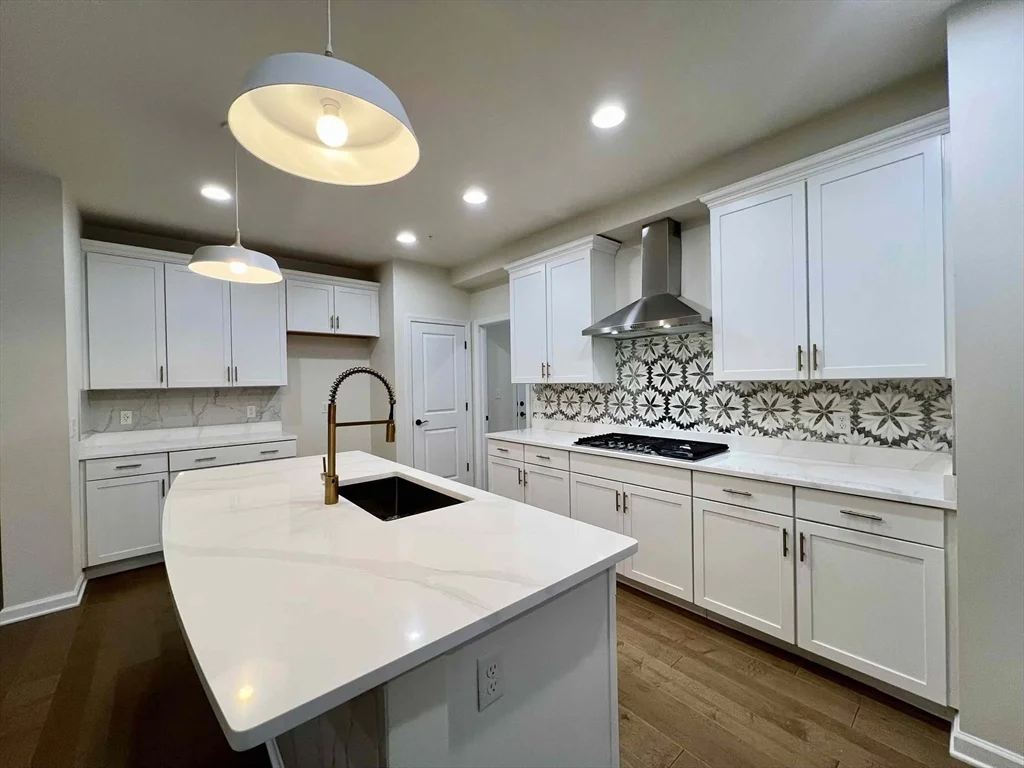 3 bed, 3 bath apartment for rent at 3 Archer Dr Unit 3, Woburn — photo 3 of 33