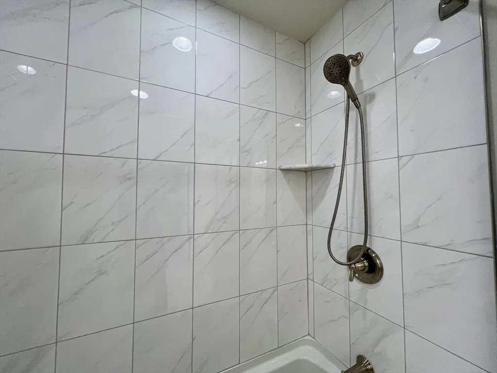 3 bed, 3 bath apartment for rent at 3 Archer Dr Unit 3, Woburn — photo 18 of 33