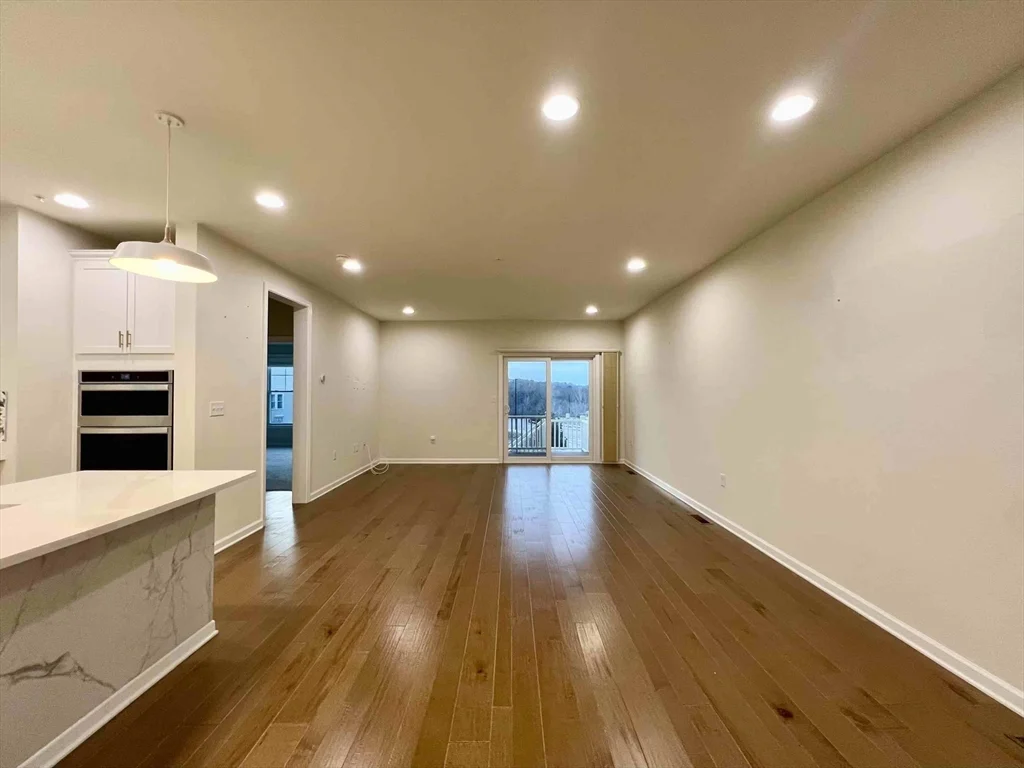 3 bed, 3 bath apartment for rent at 3 Archer Dr Unit 3, Woburn — photo 6 of 33