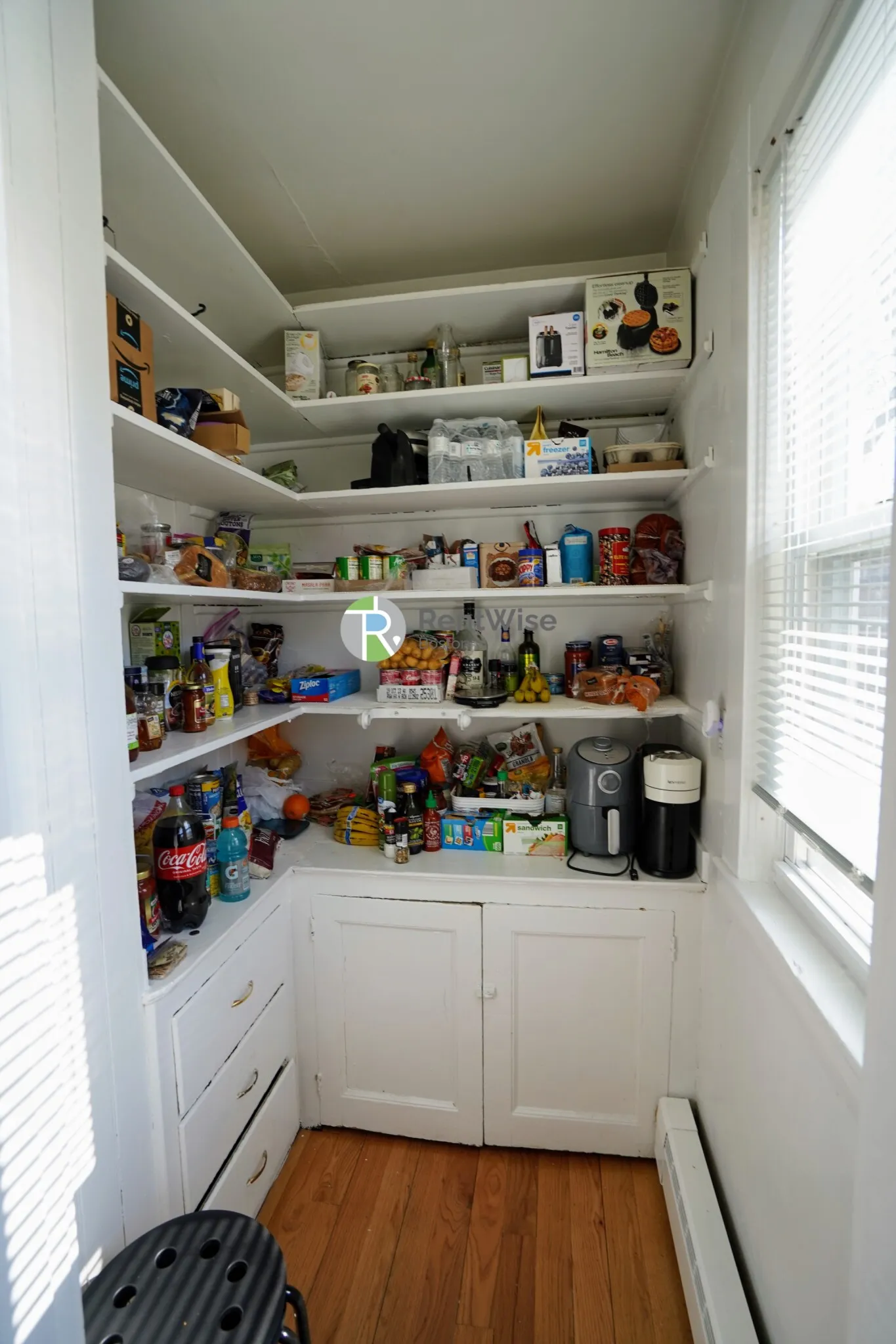 4 bed, 2 bath apartment for rent at 3 Ashford Ct Unit 3, Allston — photo 5 of 19