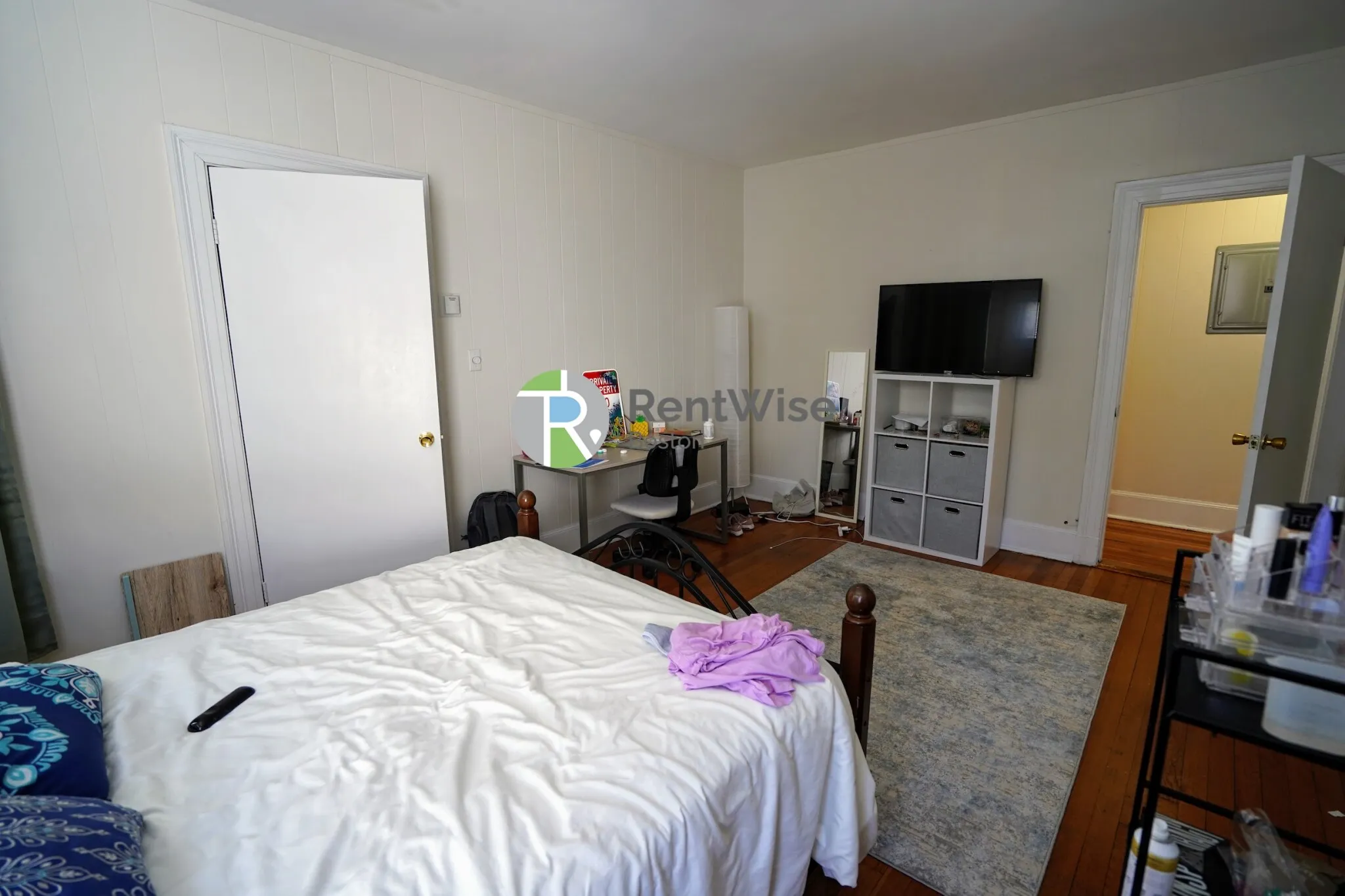 4 bed, 2 bath apartment for rent at 3 Ashford Ct Unit 3, Allston — photo 4 of 19