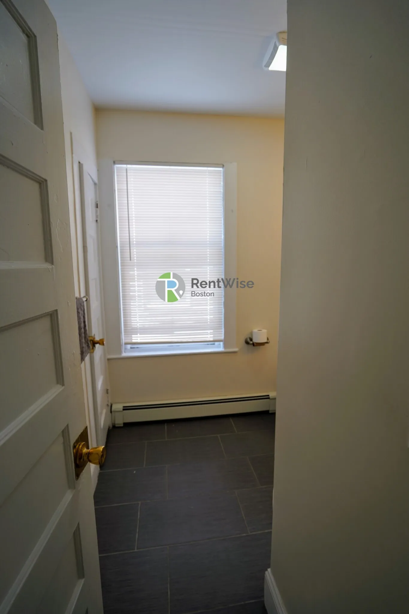 4 bed, 2 bath apartment for rent at 3 Ashford Ct Unit 3, Allston — photo 9 of 19